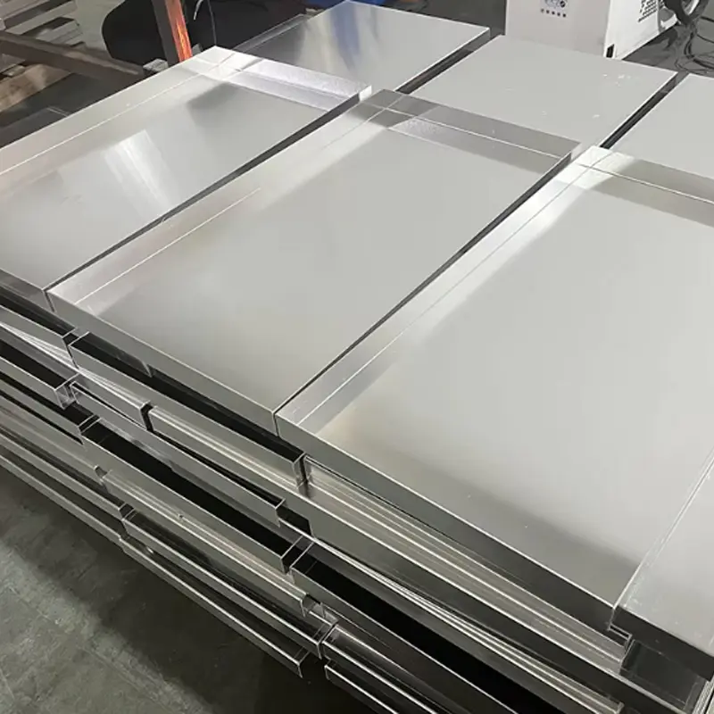 CCCIV Steel Square Pistor Trays